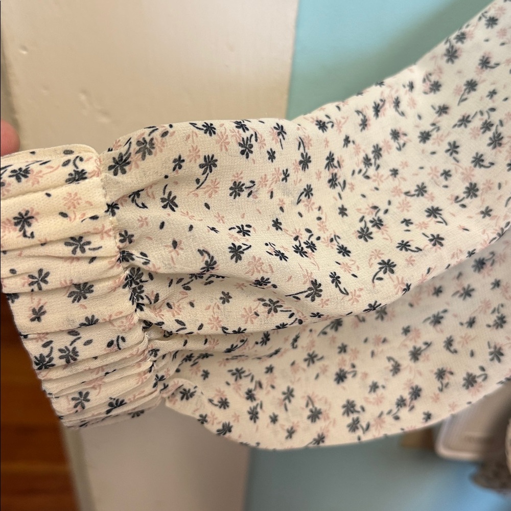 CAbi Cream and Black Floral Blouse - Picture 8 of 9